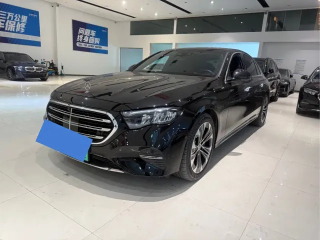 Фотография автомобиля — Mercedes-Benz E-Class
