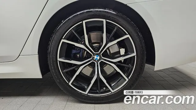 BMW 5-Series — Фото автомобиля 20