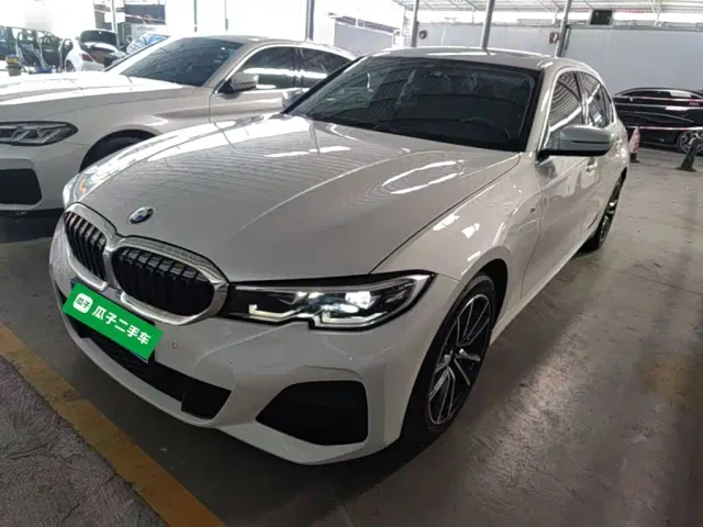 Фотография автомобиля — BMW 3 Series