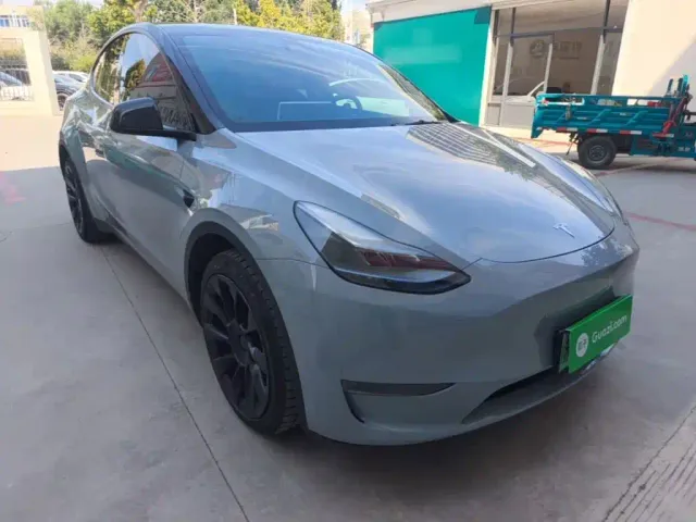 Tesla Model Y — Фото автомобиля 3