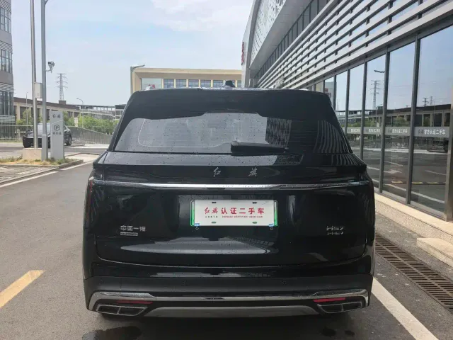 Hongqi HS7 PHEV — Фото автомобиля 10