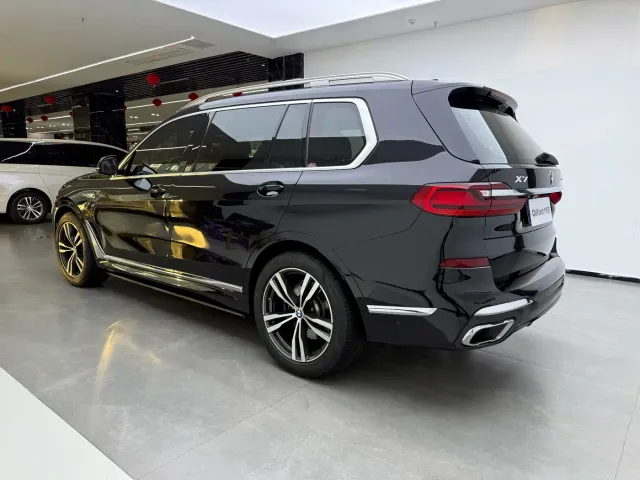 BMW X7 — Фото автомобиля 9