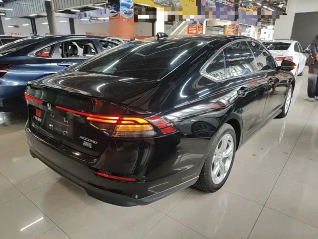 Honda Accord — Фото автомобиля 6