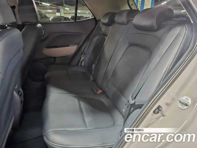 Hyundai Venue — Фото автомобиля 9
