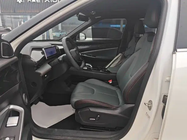 Geely Boyue — Фото автомобиля 14