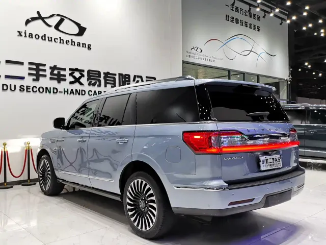 Lincoln Navigator — Фото автомобиля 15