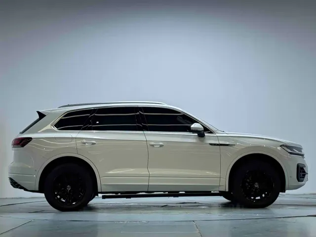Volkswagen Touareg — Фото автомобиля 15