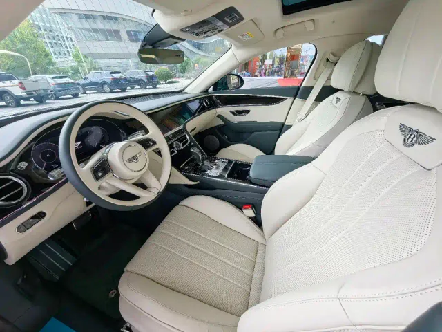 Bentley Flying Spur — Фото автомобиля 9