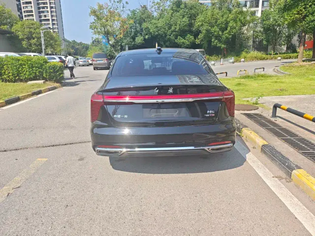 Hongqi H5 — Фото автомобиля 6