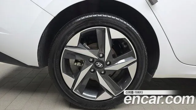 Hyundai Avante CN7 — Фото автомобиля 4