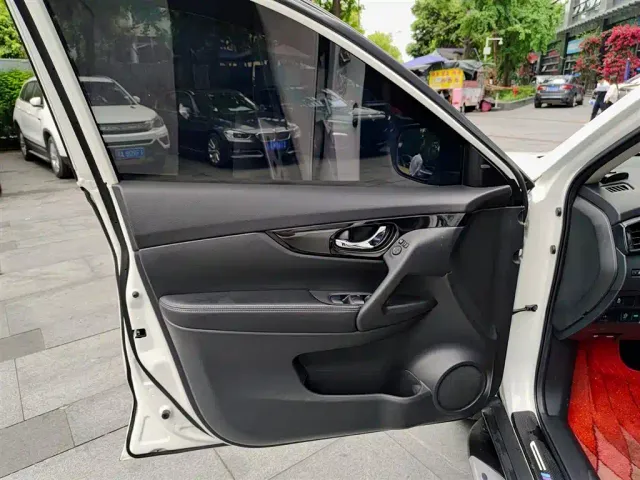 Nissan X-Trail — Фото автомобиля 6