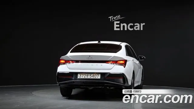 Hyundai Avante CN7 — Фото автомобиля 4