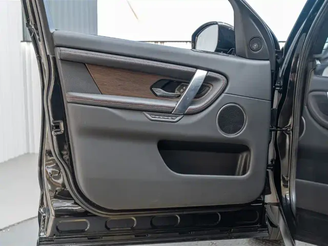 Land Rover Discovery Sport — Фото автомобиля 2