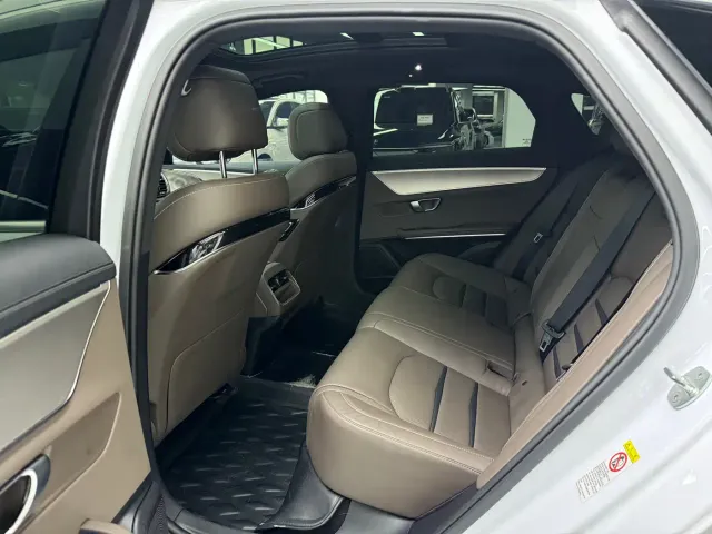 BYD Han — Фото автомобиля 10