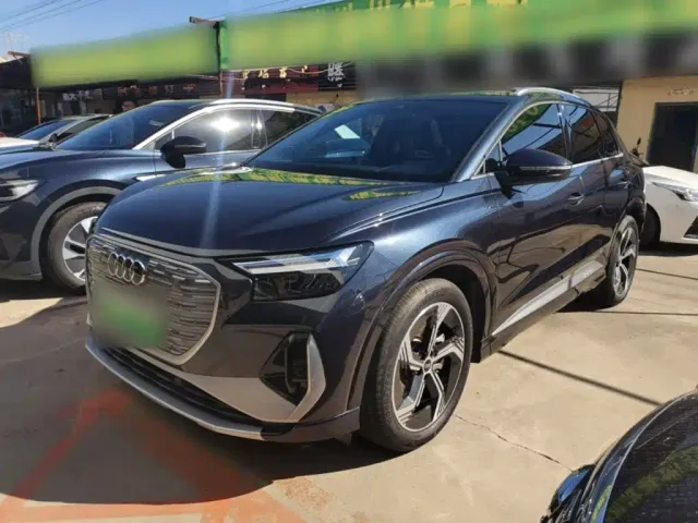 Фотография автомобиля — Audi Q4 e-tron