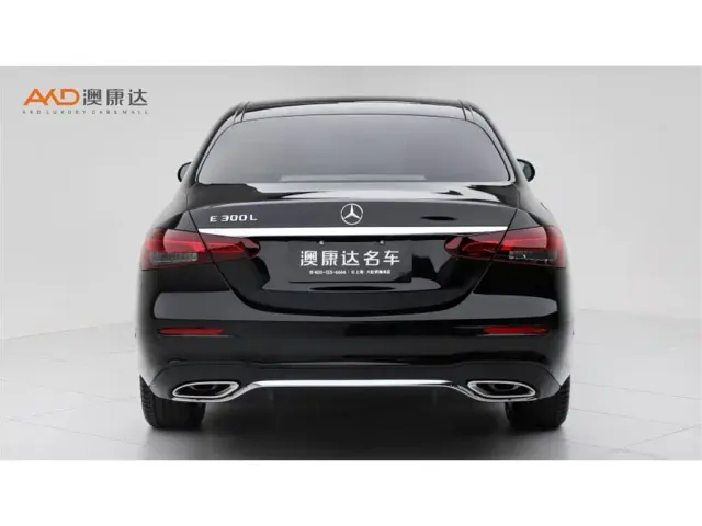 Mercedes-Benz E-Class — Фото автомобиля 4