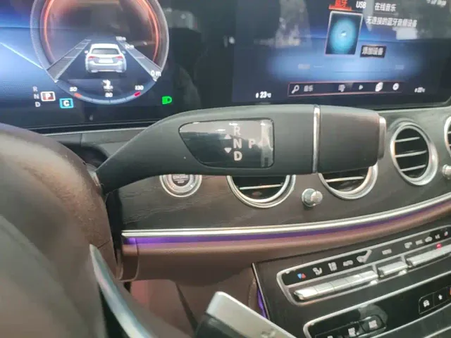 Mercedes-Benz E-Class — Фото автомобиля 13