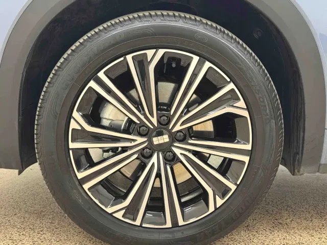 Geely Galaxy Galaxy Starship 7 EM-i 2025 120km Navigation Edition — Фото автомобиля 14