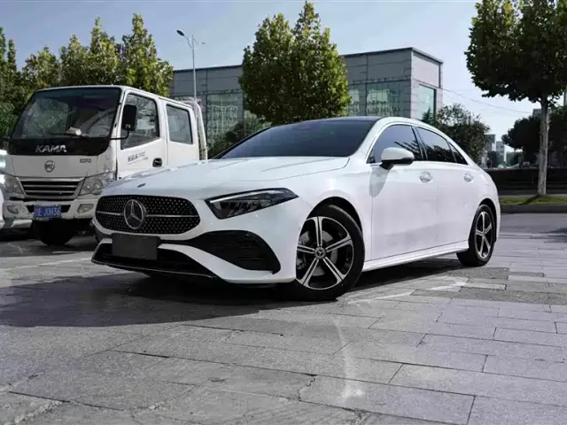 Фотография автомобиля — Mercedes-Benz A-Class