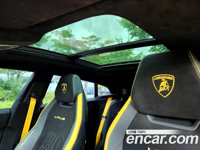 Lamborghini Urus — Фото автомобиля 9