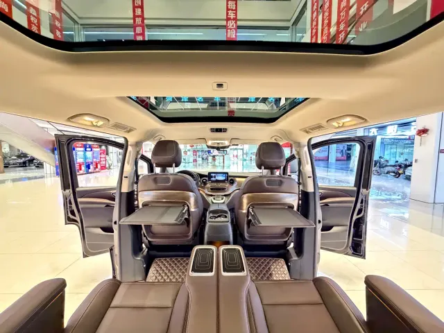 Mercedes-Benz V-Class — Фото автомобиля 12