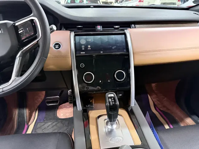 Land Rover Discovery Sport — Фото автомобиля 15