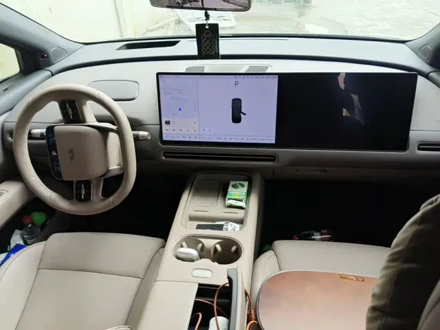 Li Auto i6 — Фото автомобиля 12