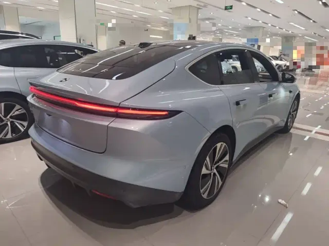 Nio ET5 — Фото автомобиля 6