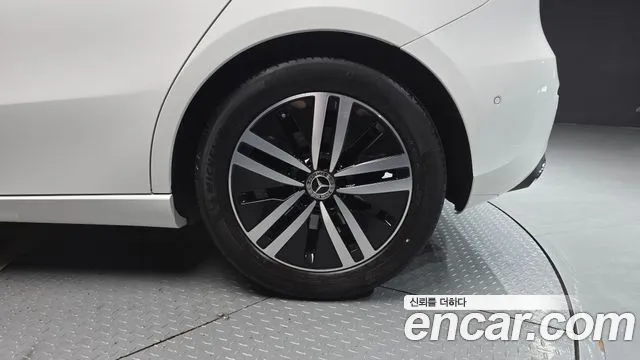 Mercedes-Benz A-Class — Фото автомобиля 21
