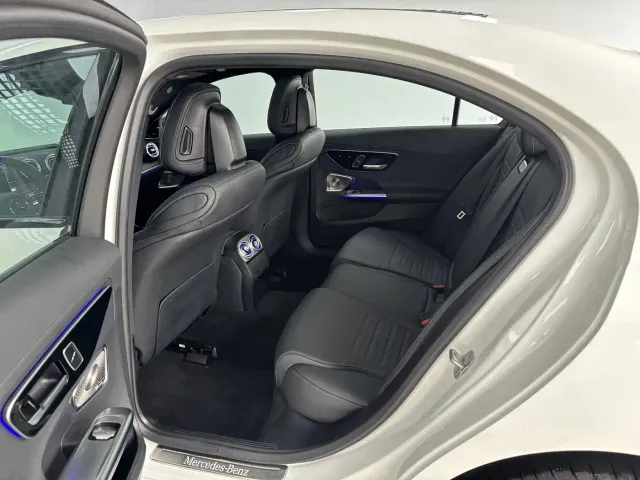 Mercedes-Benz C-Class — Фото автомобиля 22