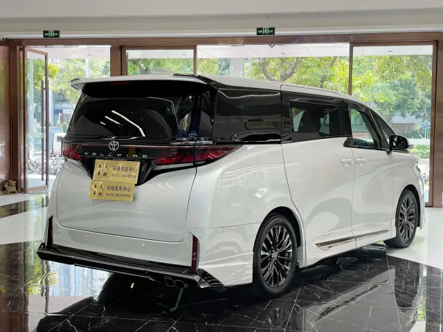 Toyota Vellfire — Фото автомобиля 18