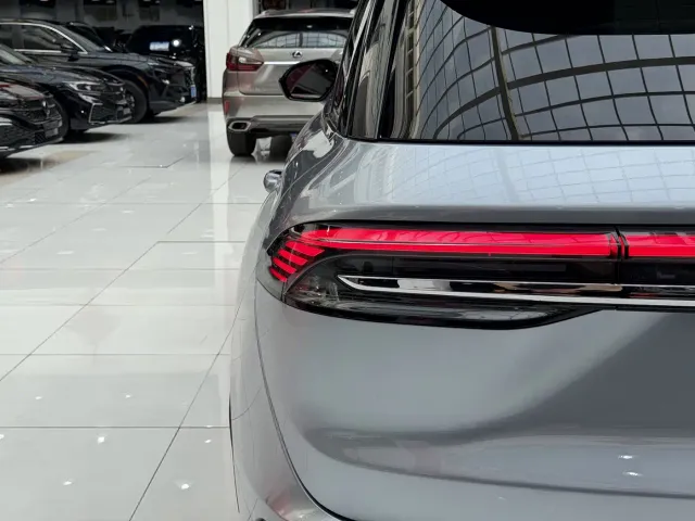 Lincoln Corsair — Фото автомобиля 17