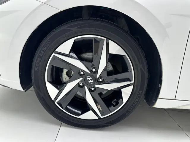 Hyundai Elantra — Фото автомобиля 25