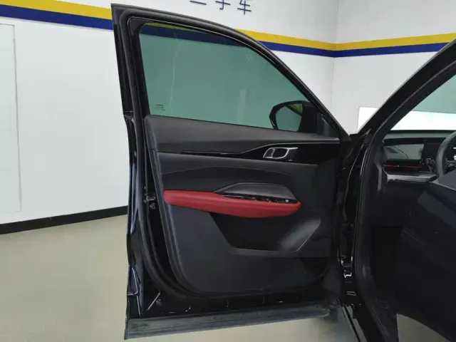 Changan Z6 — Фото автомобиля 7