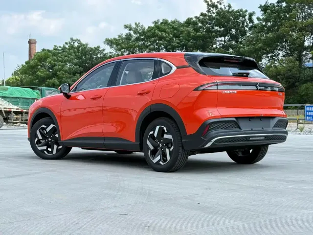 Baojun Yunhai — Фото автомобиля 4