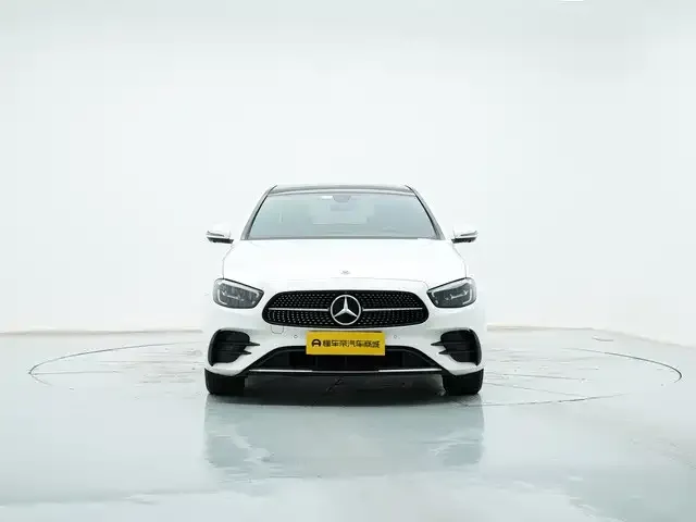 Mercedes-Benz E-Class — Фото автомобиля 2