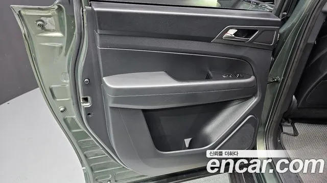 KG_Mobility_Ssangyong Rexton Новый Rexton Sport Khan Дизель 2.2 4WD — Фото автомобиля 22