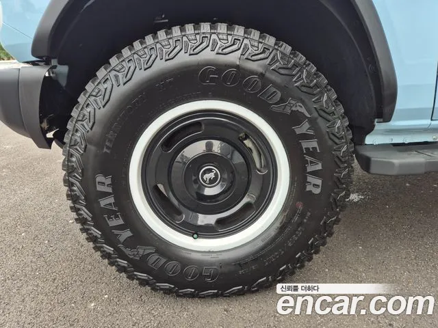 Ford Bronco — Фото автомобиля 5