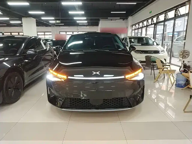 Xpeng P5 — Фото автомобиля 2
