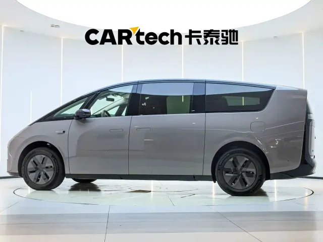 Li Auto MEGA — Фото автомобиля 6