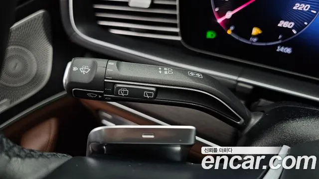 Mercedes-Benz GLE-Class — Фото автомобиля 27