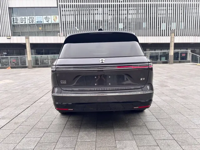 Nio ES8 — Фото автомобиля 5