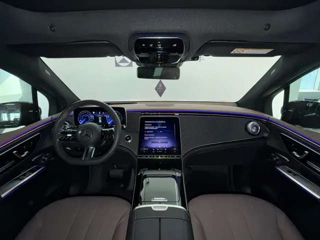 Mercedes-Benz EQE SUV — Фото автомобиля 12