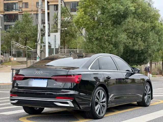 Audi A6L — Фото автомобиля 9
