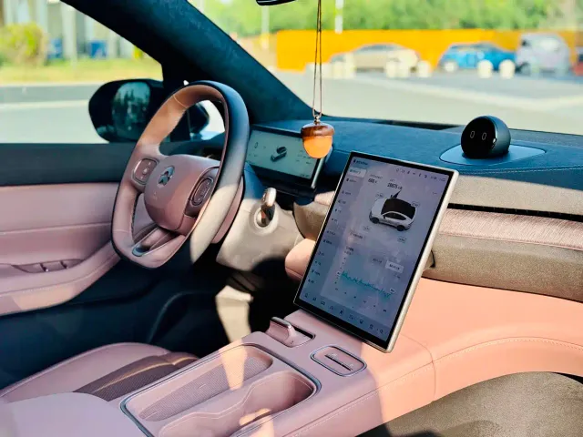 Nio EC6 — Фото автомобиля 9
