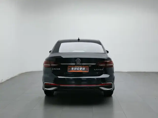 Volkswagen Lavida — Фото автомобиля 4