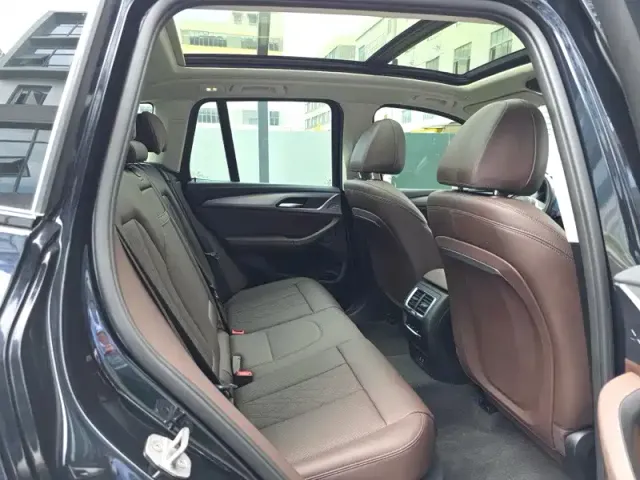 BMW iX3 — Фото автомобиля 6