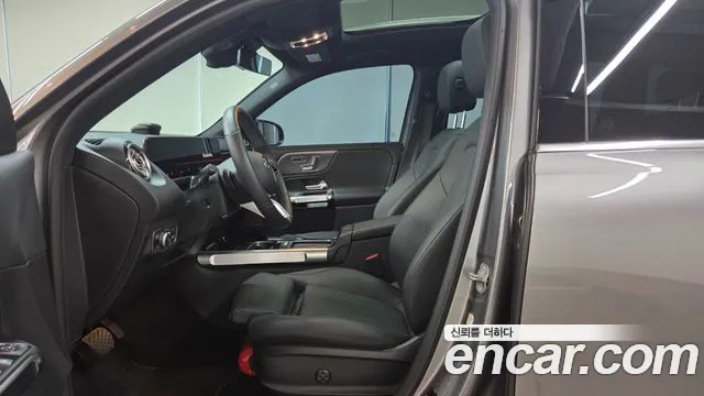Mercedes-Benz EQB — Фото автомобиля 10