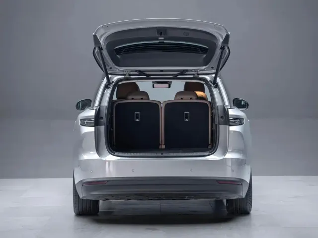 Li Auto i8 — Фото автомобиля 23
