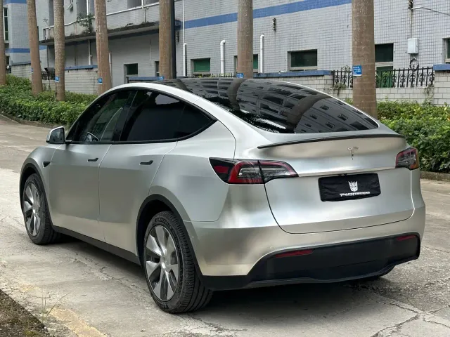 Tesla Model Y — Фото автомобиля 5